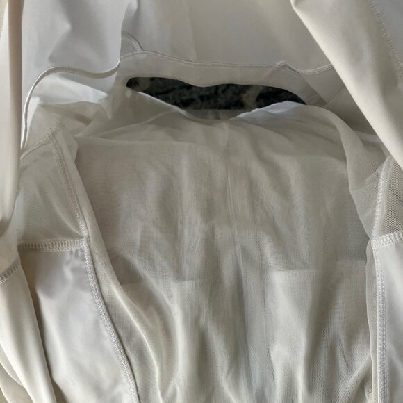 Lululemon Kicking Asphalt Jacket, white, size 6 - Picture 9 of 9